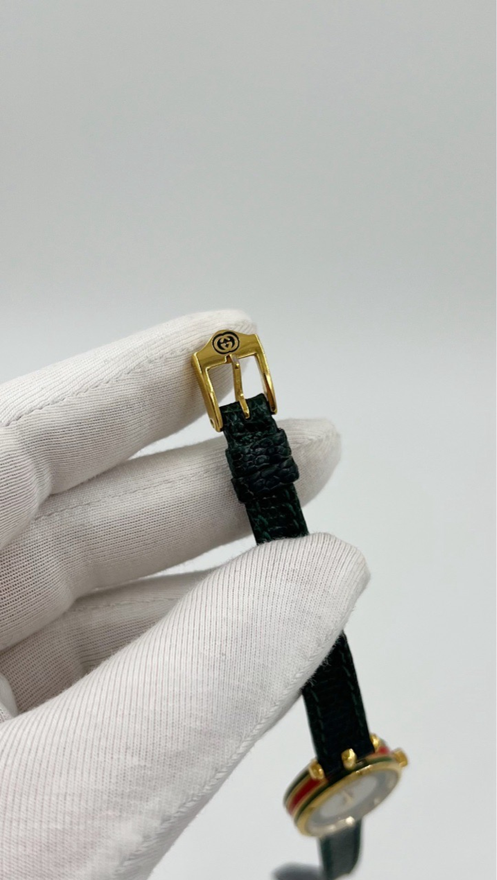 Часы тёмно-зелёные Gucci