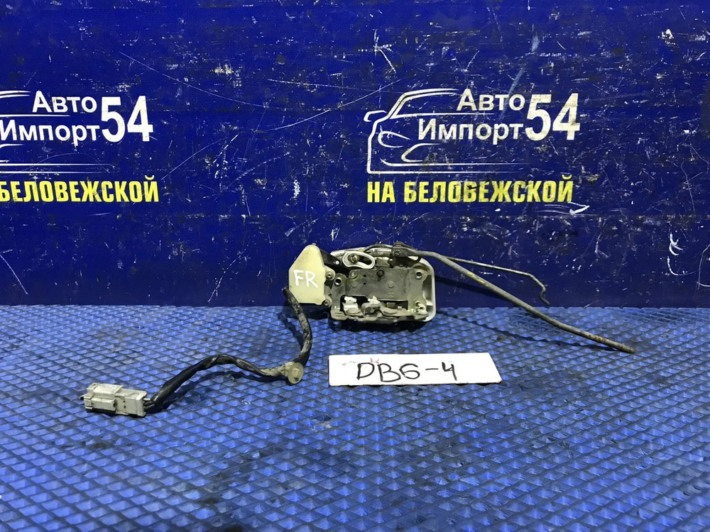 Замок двери передней правой Honda INTEGRA 1996
