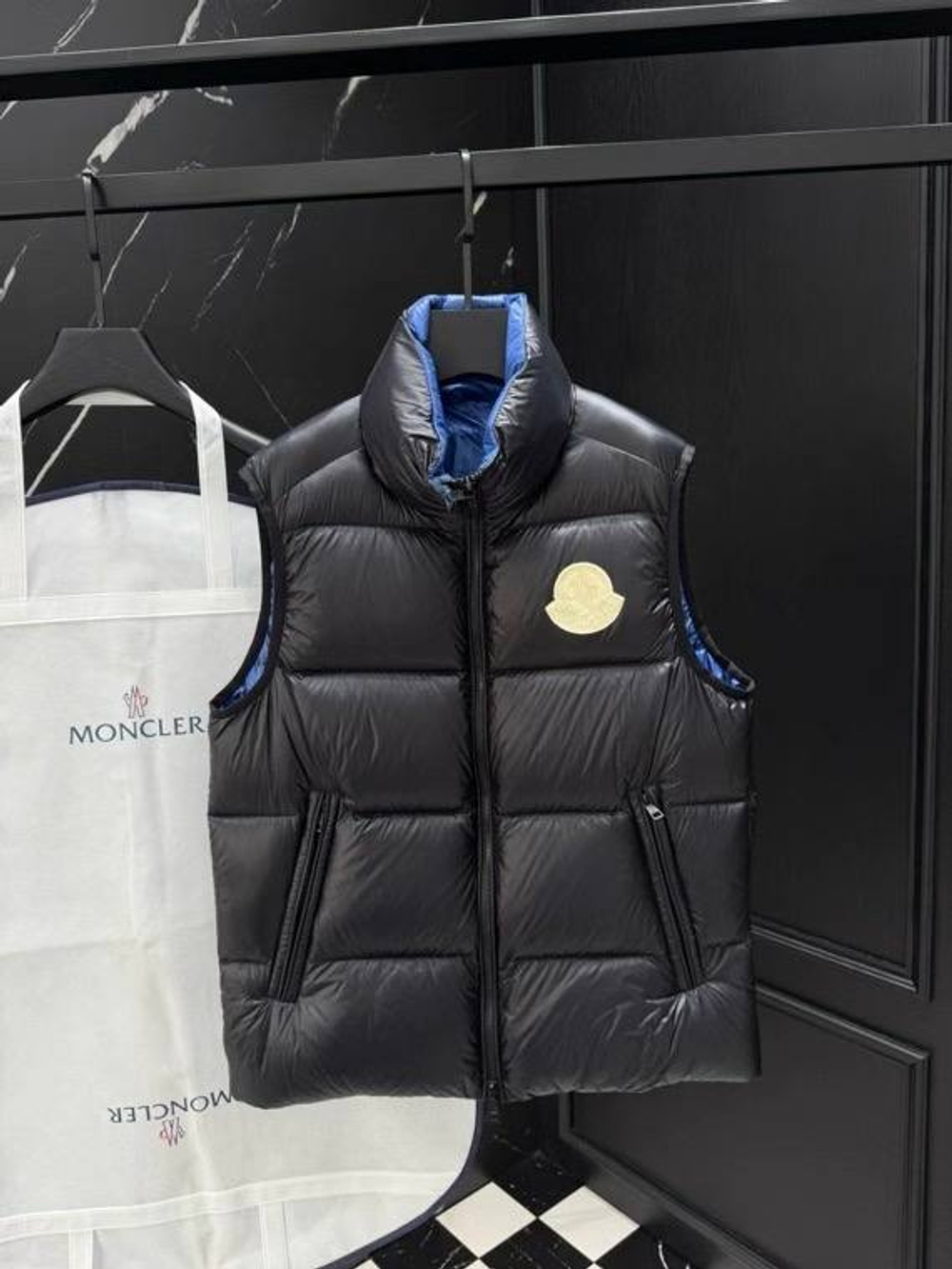 Безрукавка Moncler