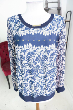 Блузка свободного кроя, визуально на 46 размер