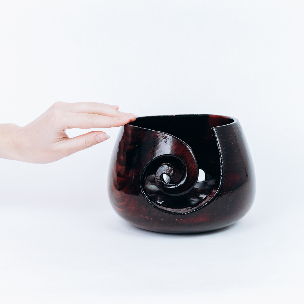 Деревянная клубочница из сибирского кедра для пряжи и ниток KL3