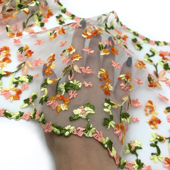 Вышивка на сетке летний сад 22 см