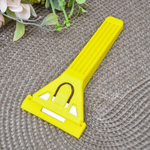 Скребок пластиковый с трапециевидным лезвием 60мм