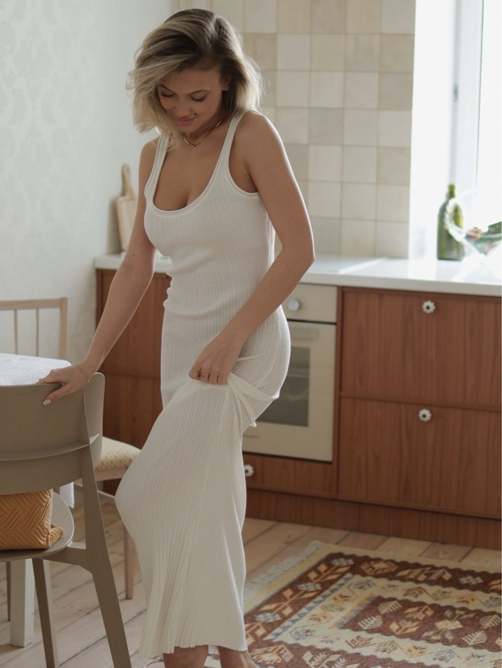 Платье вязаное, длинное, на лямках