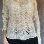 Описание по вязанию пуловера спицами "Jekini"