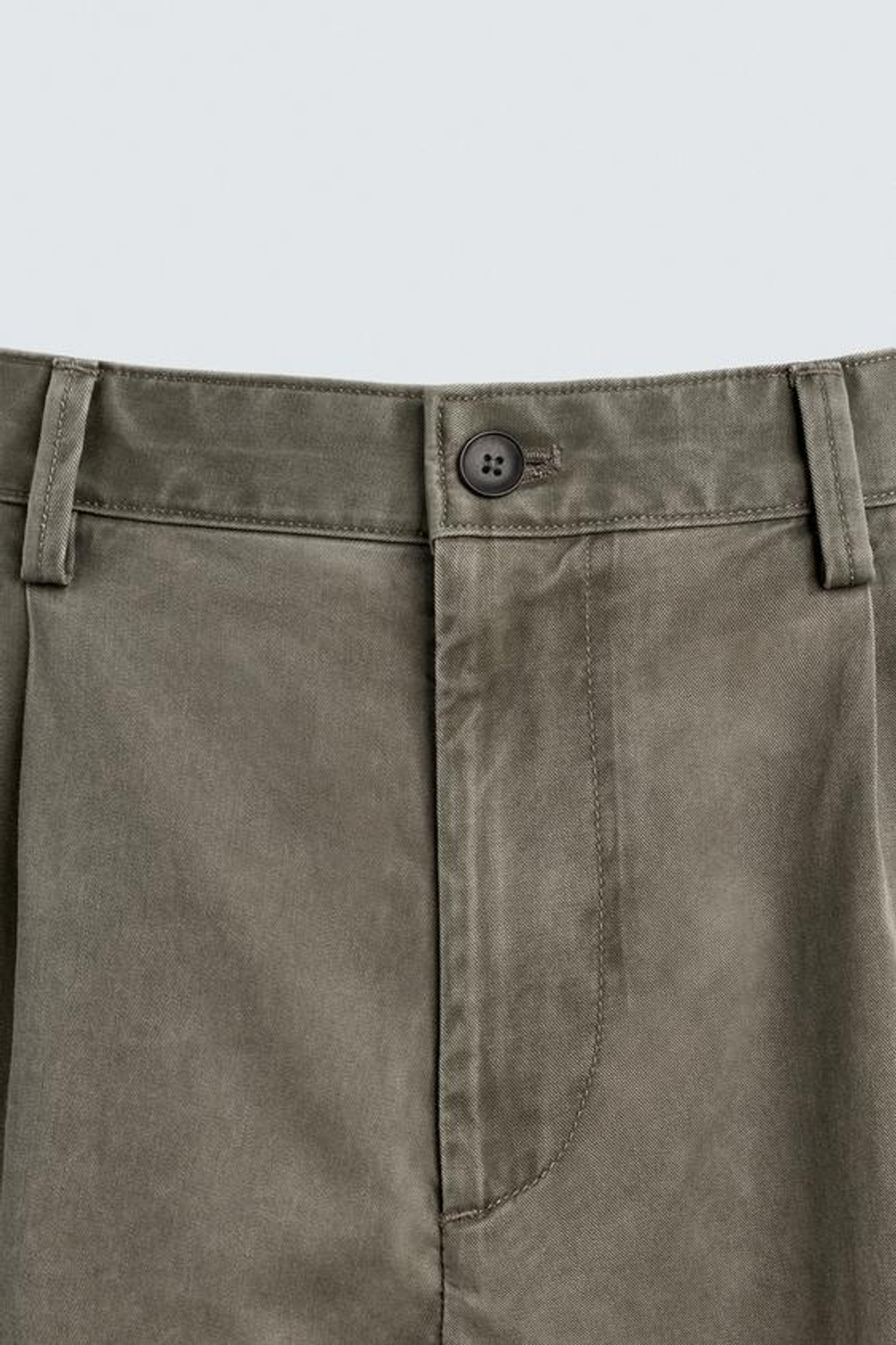 ZARA ШОРТЫ REGULAR FIT СО СКЛАДКАМИ, ЗЕЛЕНЫЙ