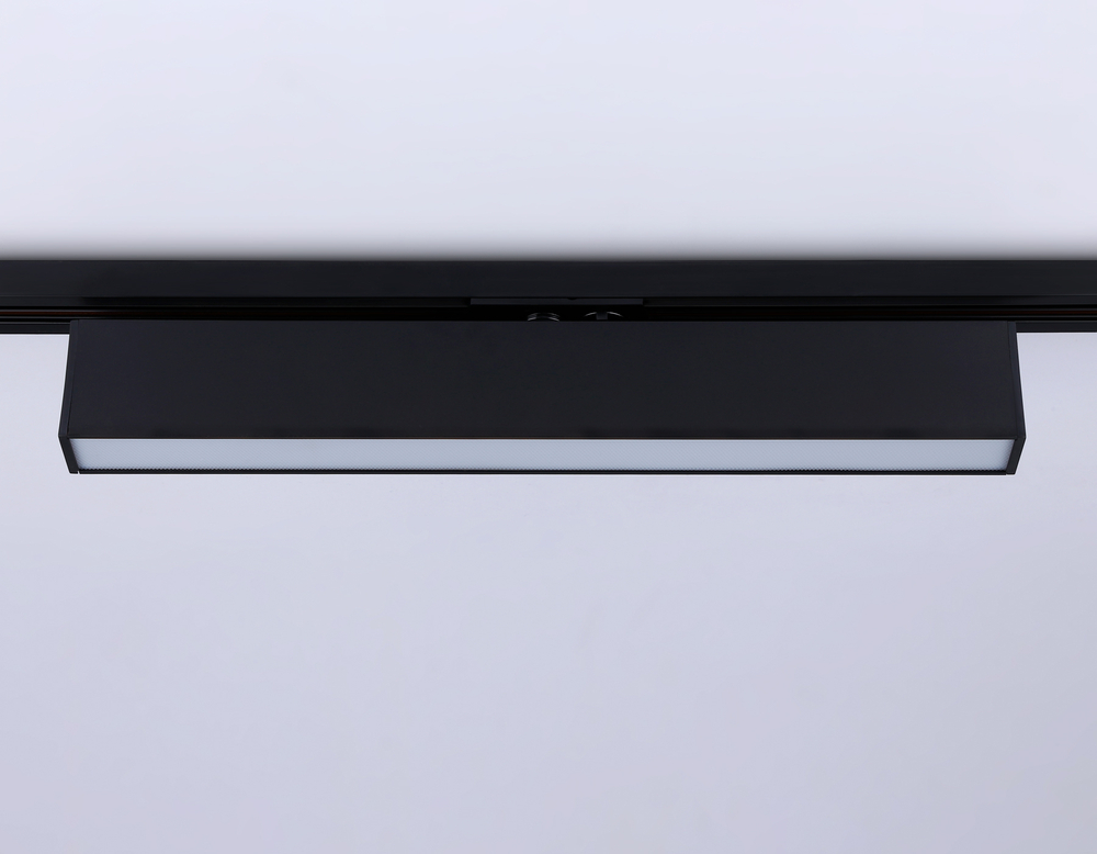 Светильник светодиодный трековый GL6775 BK черный LED 24W 3000K 600*22*48