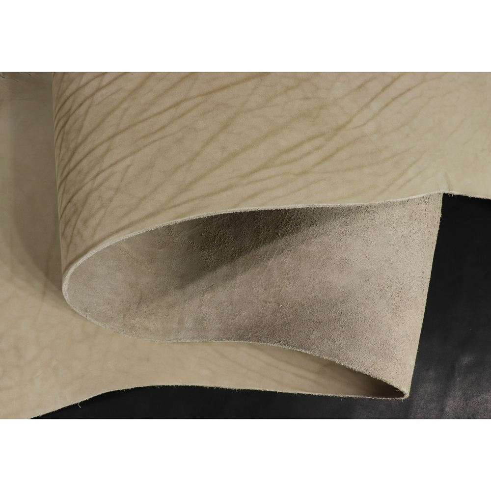 Вороток бежевый 3+