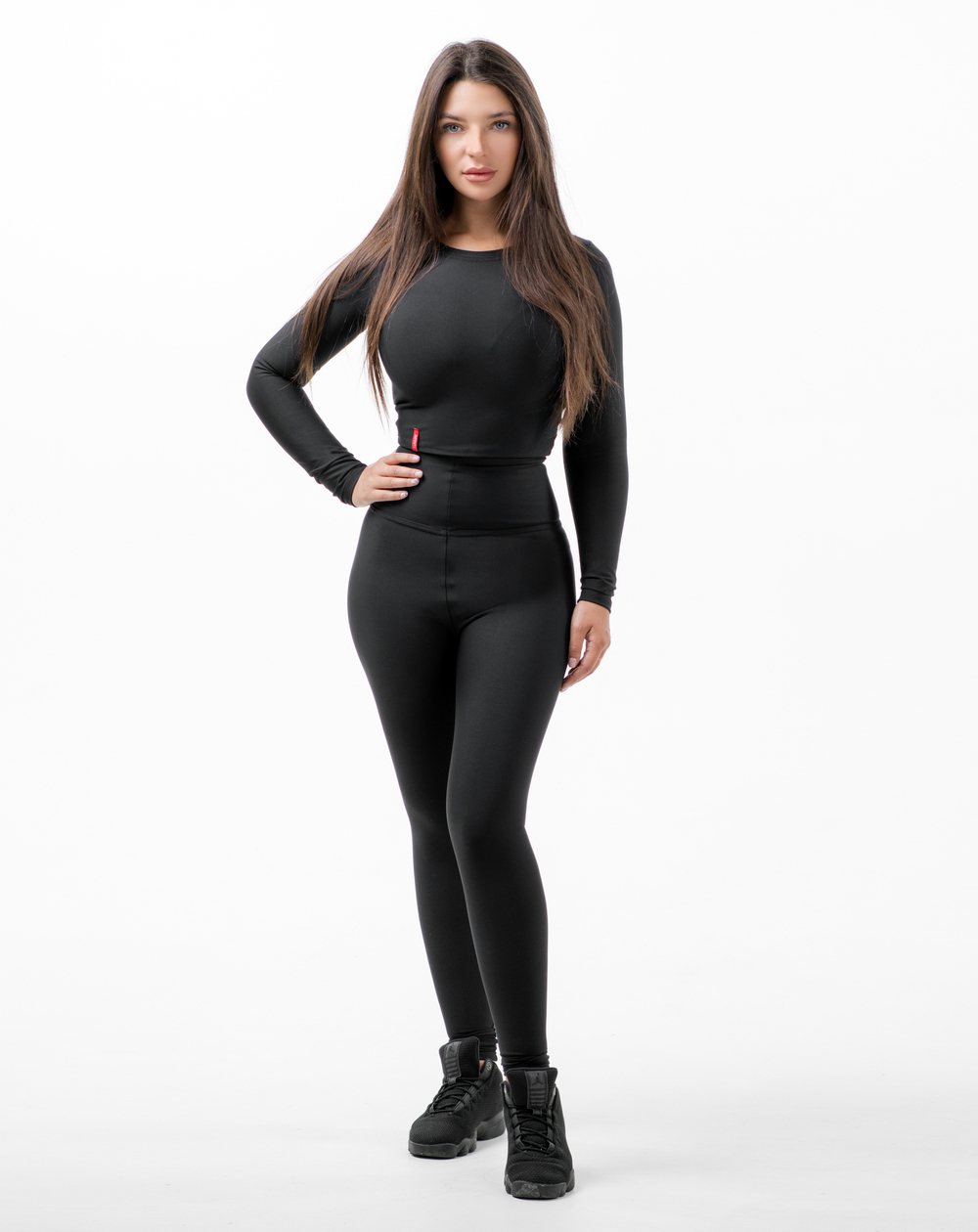 Женский топ с рукавами Infinity crop top basic 116 black