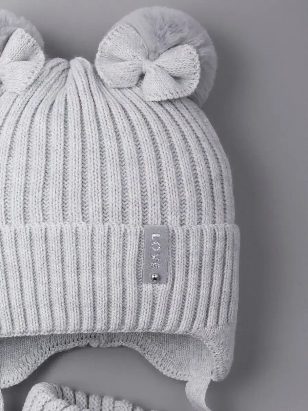 Шапка зимняя вязаная и снуд