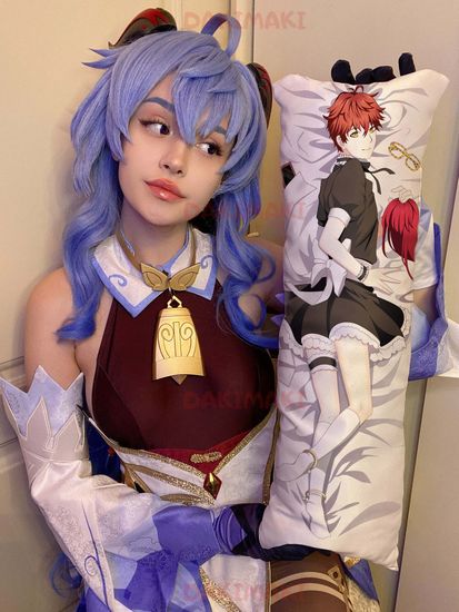 Мини дакимакура Севен 707 из Мистический Мессенджер арт. M0543, 60х20 см