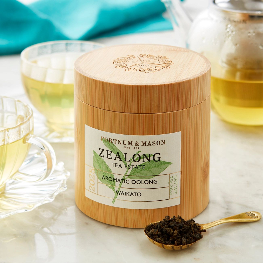 Fortnum&Mason Ароматный улун Zealong в бамбуковой шкатулке 2025, 75 г