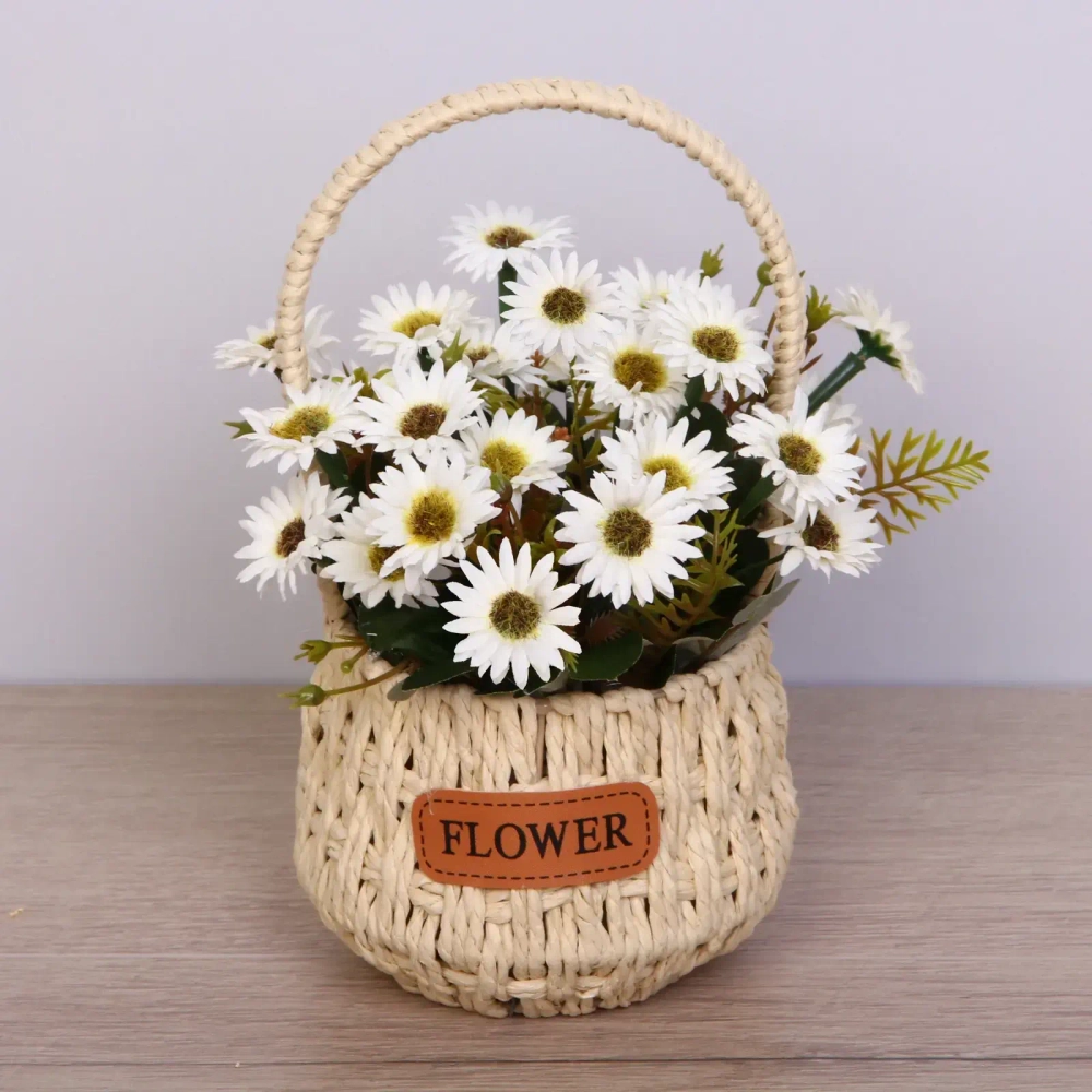 Цветочная композиция «Весенняя мелодия» 13*26см в корзинке белые ромашки