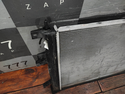 Радиатор двигателя Omoda S5 22-нв Б/У Оригинал 302000696AA