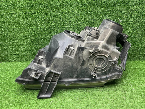 Фара правая Suzuki Grand Vitara (05-16) галоген