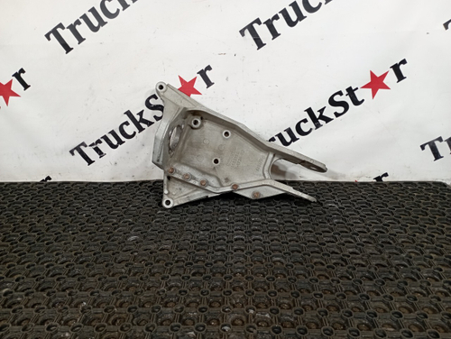 Кронштейн кабины передний правый