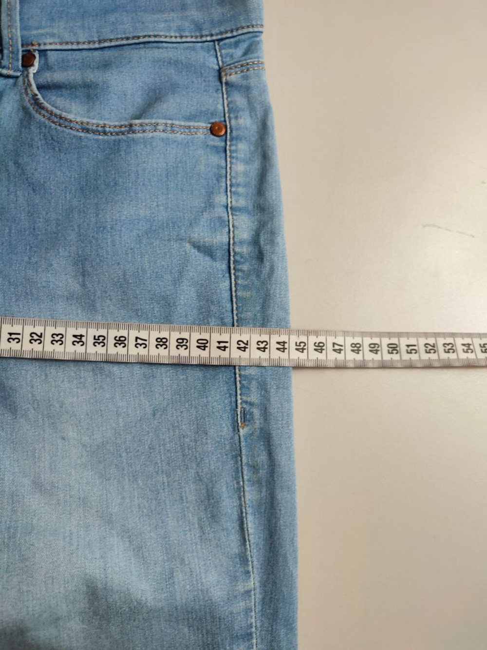 Джинсы светлые 42 размер