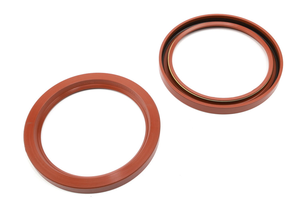 Сальник 130х162х15 а/м КАМАЗ ступицы (красный с пружиной/NBR) Резинотехника г. Балаково ( ОЕ 864149-30 к. )