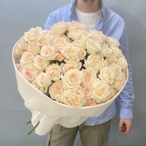 Монобукет из 15 ароматных кустовых роз QEEN. Монобукет 020 Chalet Green