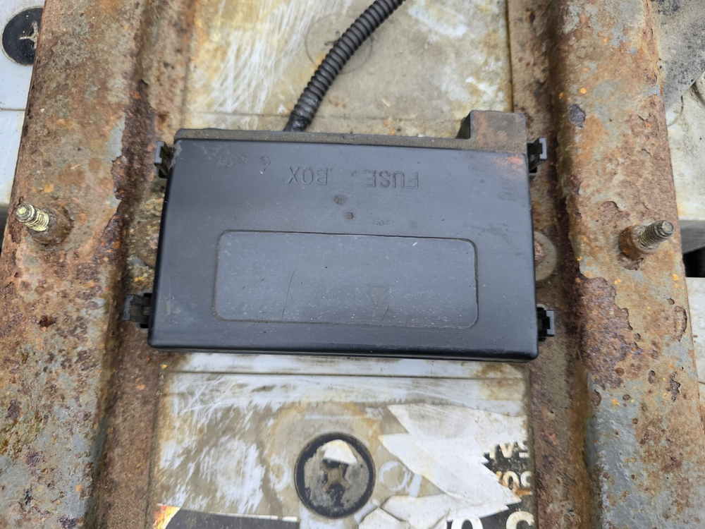 Блок предохранителей 2023г