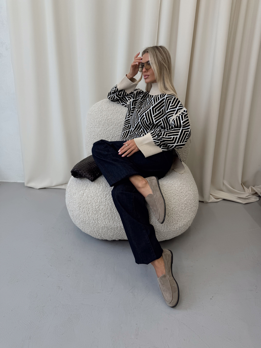 Свитер с боковыми с кашемиром