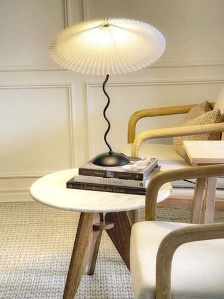 Table design lamp Squiggle by Vakkerlight