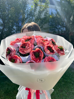 Букет из пионовидных и кустовых роз