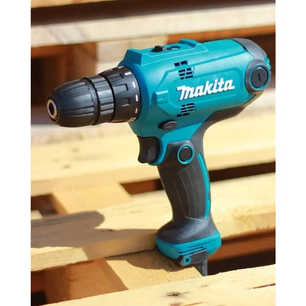 Сетевая дрель-шуруповерт DF0300 + отвёртка D-58833 Makita DF0300X1
