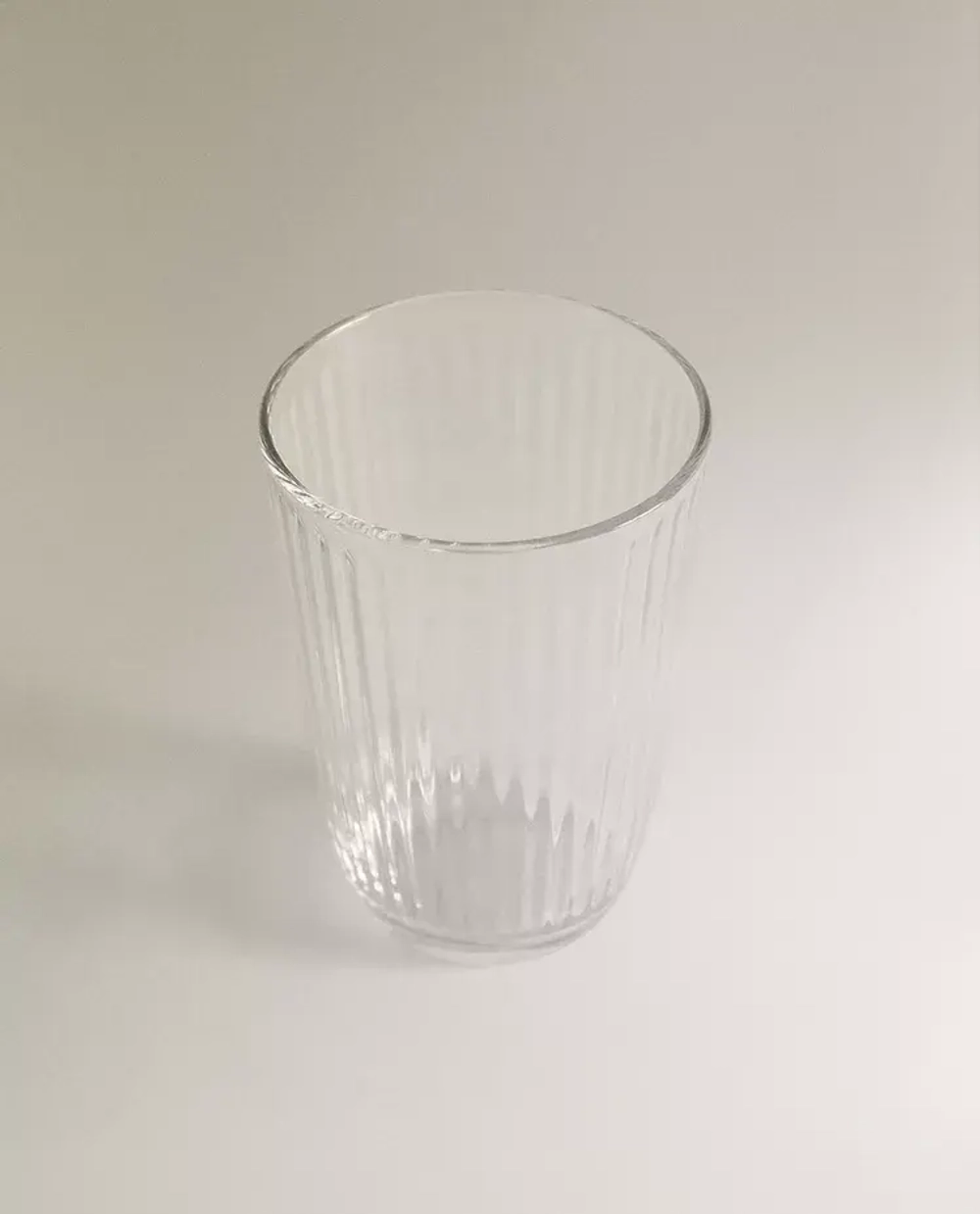 ZARA HOME СТАКАН ДЛЯ ПРОХЛАДИТЕЛЬНЫХ НАПИТКОВ ИЗ СТЕКЛА С УЗОРОМ В ПОЛОСКУ, ПРОЗРАЧНЫЙ