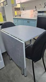 Стол пластик пристенный