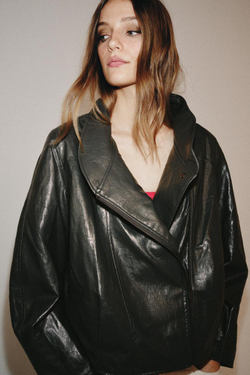 ZARA КУРТКА ИЗ ИСКУССТВЕННОЙ КОЖИ — ZW COLLECTION, СЕРЫЙ