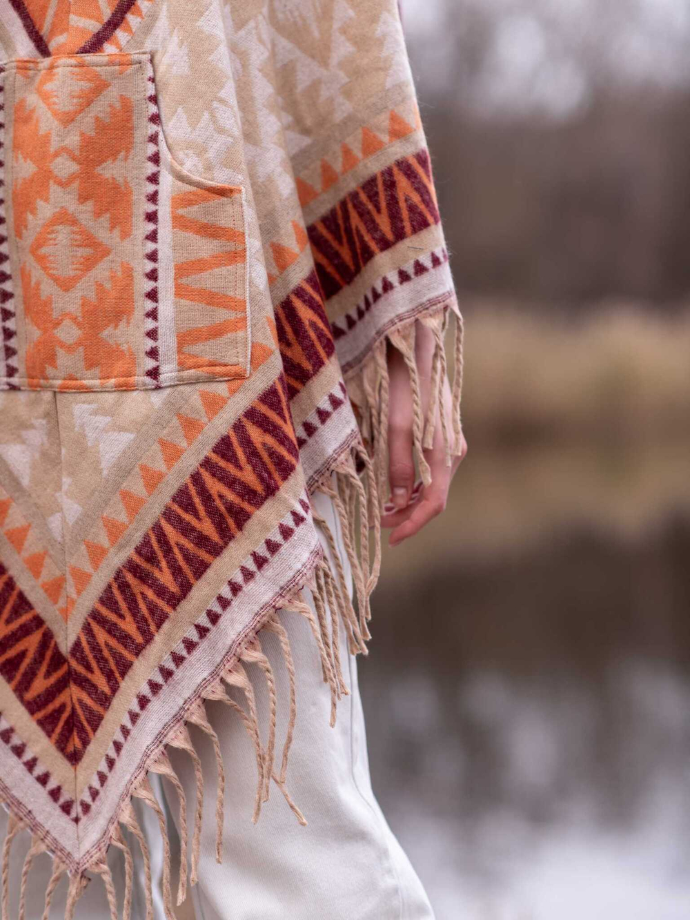 Пончо женское шерстяное с орнаментом