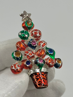 Брошь Ель из шариков