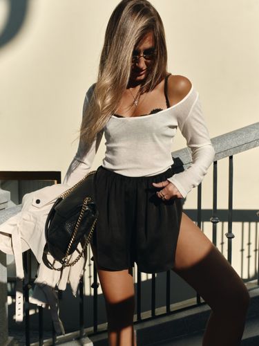 Лонгслив с микропайетками milk