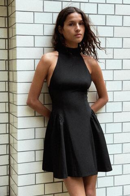 ZARA КОРОТКОЕ ПЛАТЬЕ-ХАЛТЕР СО СКЛАДКАМИ, ЧЕРНЫЙ