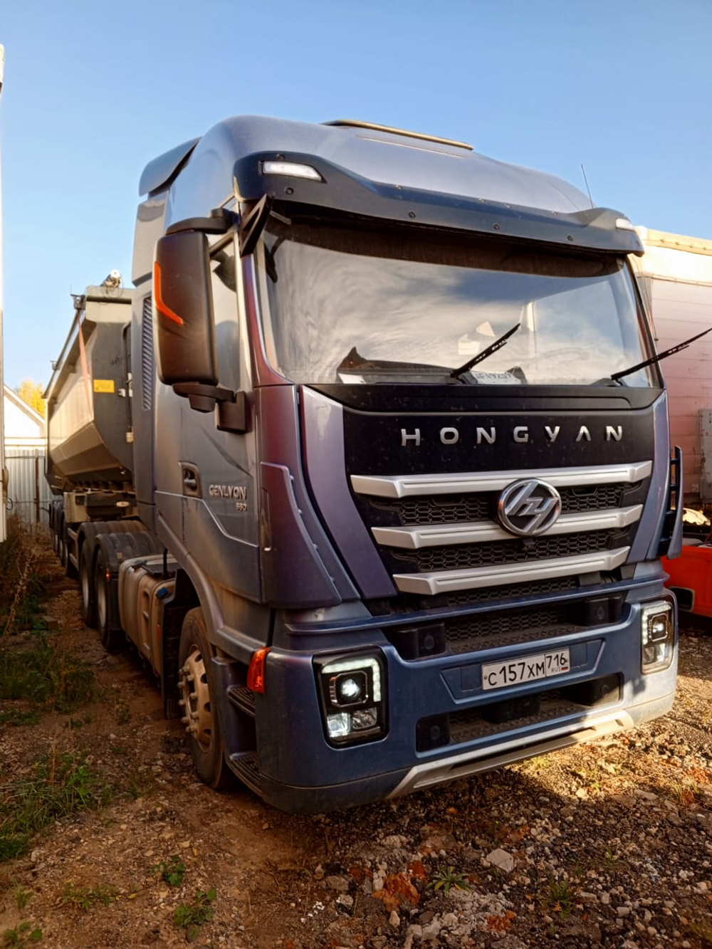 HONGYAN 908 6x4 Седельный тягач CQ4266HV56 (Дизельный, 12.9 л, 557 л.с. МТ)