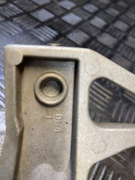 Подножка пассажирская левая Yamaha FZ1 Fazer RN17 (с кронштейном)