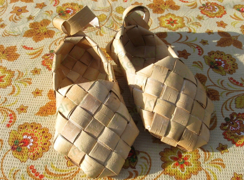 Лапти-тапочки берестяные с задником р43