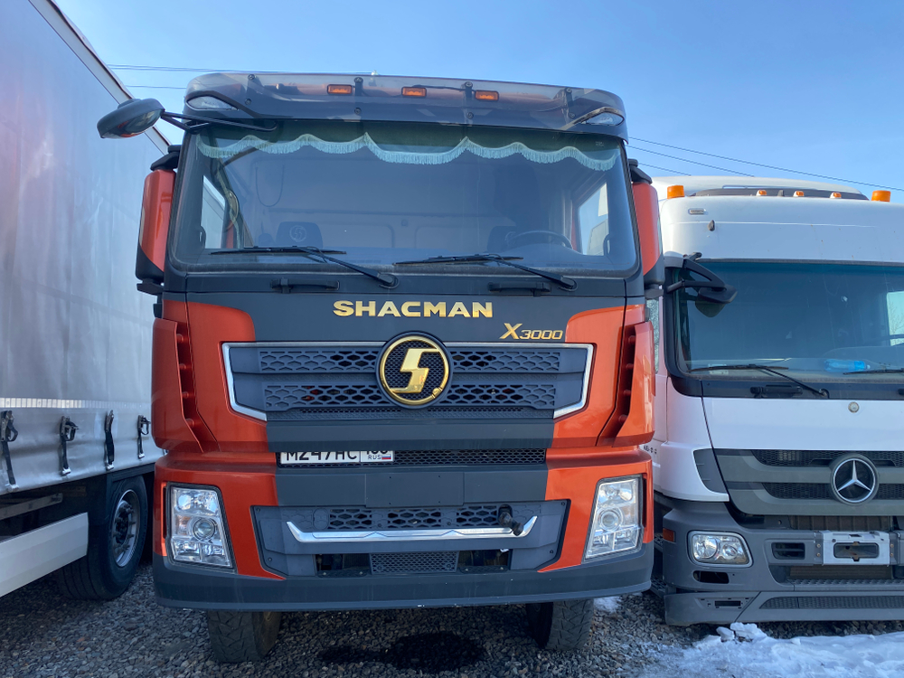 Shacman (Shaanxi) SX* 6x6 Седельный тягач SX42586V385 (Дизельный, 11,6 л, 423 л.с., МТ)