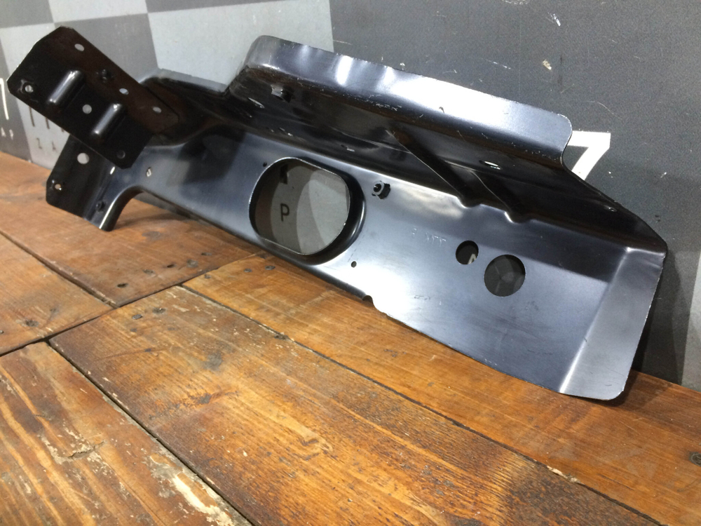 Элемент передней панели Suzuki Grand Vitara 2 (JT) 05-15 Новое Оригинал 5811077K01