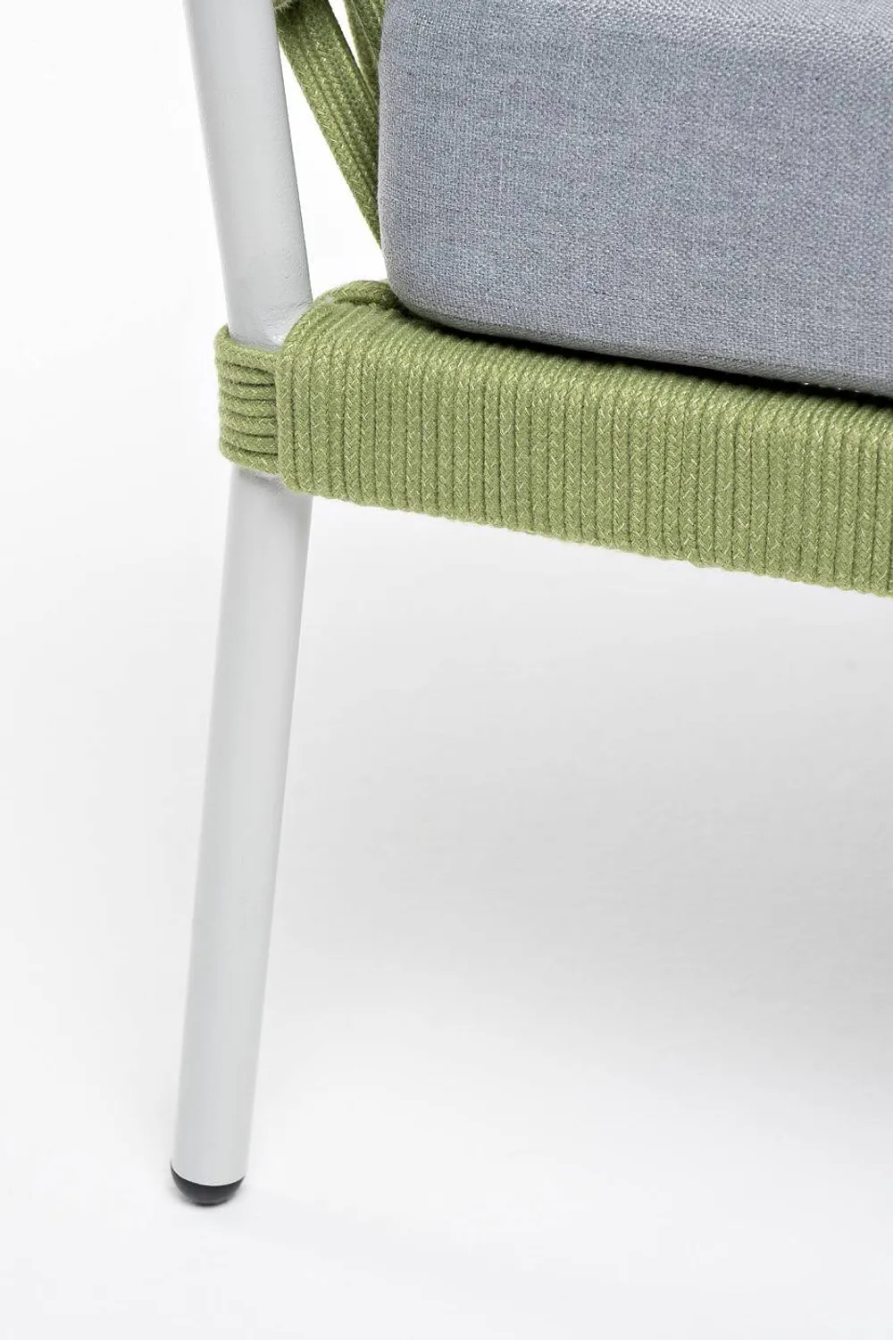 "Диего" кресло плетеное из роупа, каркас алюминий светло-серый (RAL7035) муар, роуп салатовый меланж круглый, ткань светло-серая