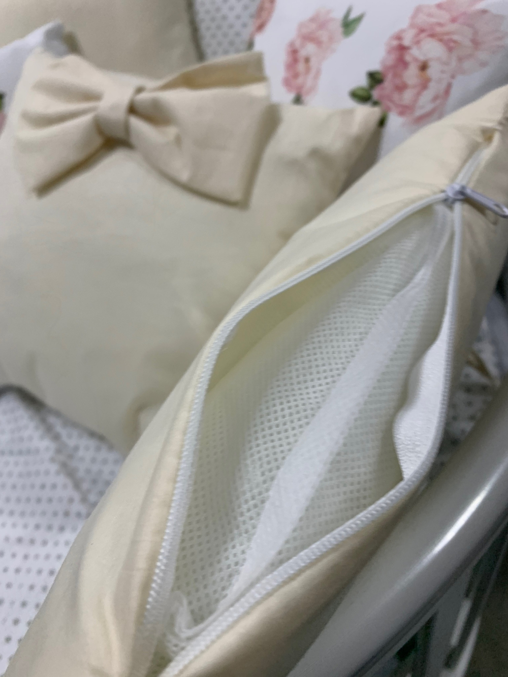 Комплект в кроватку 18 предметов "Цветы" бежевый, сатин