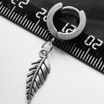 Серьга кольцо (1 шт.) "Листик" (19х6мм) для пирсинга уха. Медицинская сталь