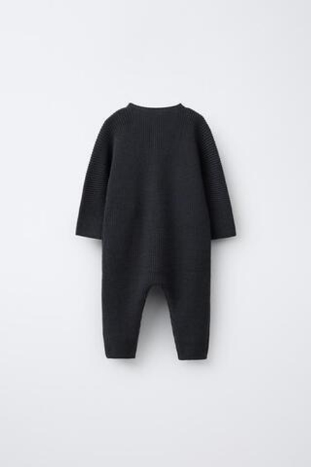 ZARA КОМБИНЕЗОН ИЗ ТРИКОТАЖА С ЖЕМЧУЖИНАМИ, СТАЛЬНОЙ