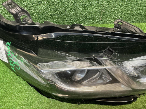 Фара правая Toyota Camry xv70 (2017-н.в.) LED