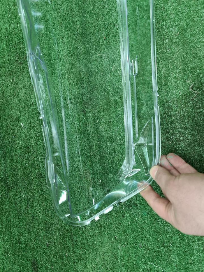 Стекло фары правое BMW X2 F39 (2017-2023)