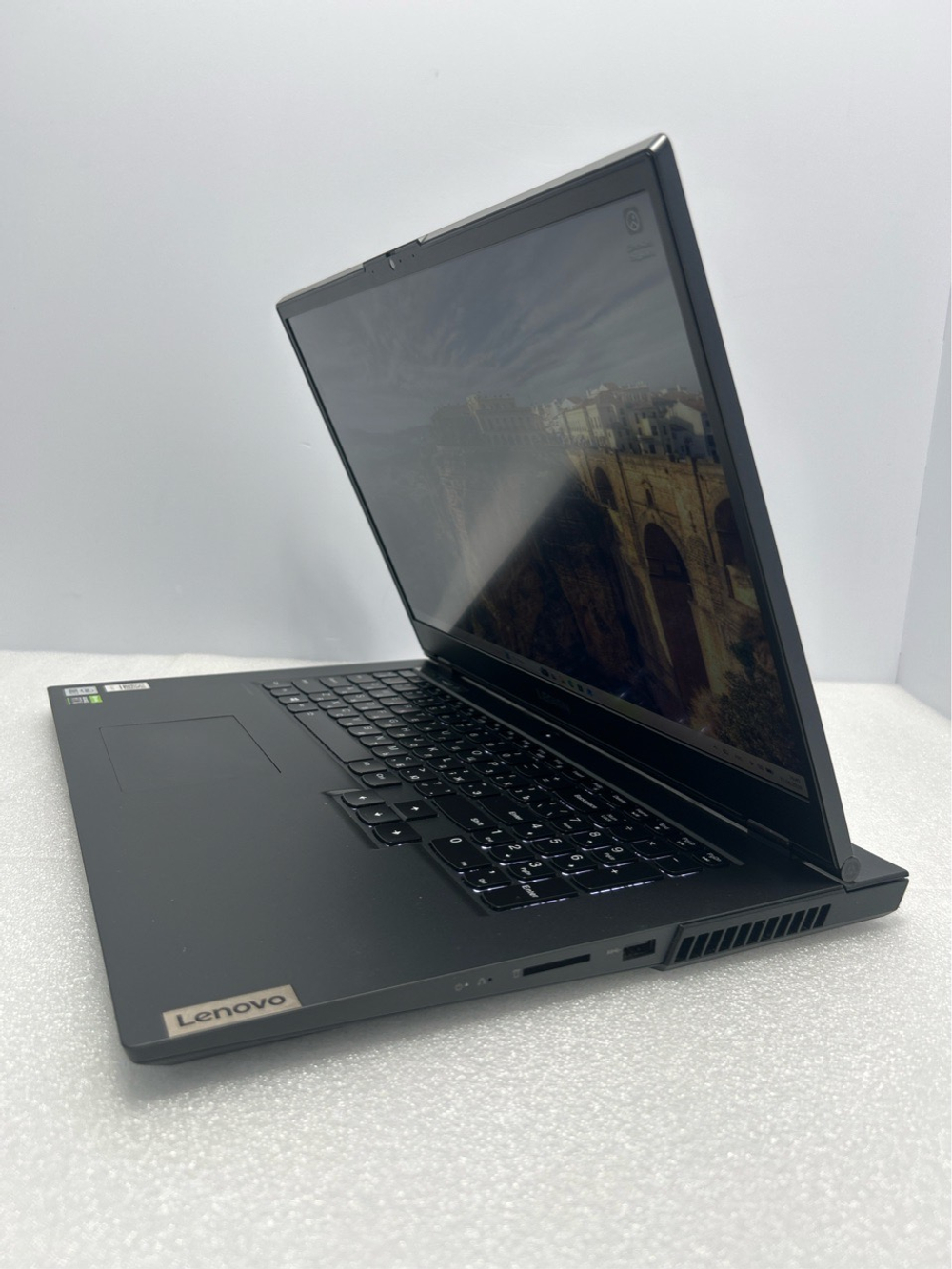 Ноутбук Lenovo Legion 5-17IMH05H (81Y800A6RK) 17,3"/Intel Core i7 10750H/RAM 16GB/SSD 512GB/GeForce RTX 2060/1920x1080/IPS 144Hz/DOS/Подсветка кл-ры LED/Черный. Состояние: Уценка/царапины на матрице, С1
