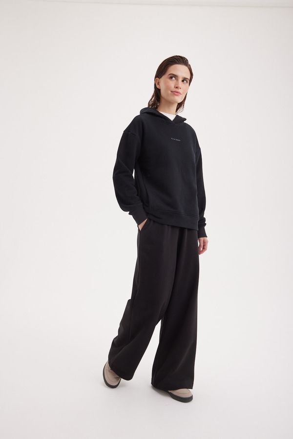 Худи с велюровым эффектом 