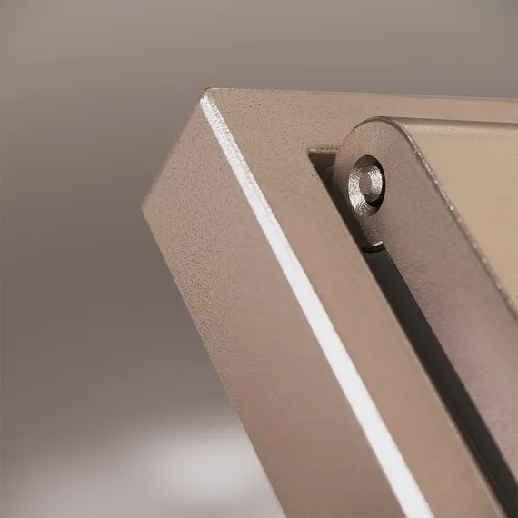 Накладка для розетки с заземлением, защитными шторками и крышкой, S70 Metal (платина) vlsm000810