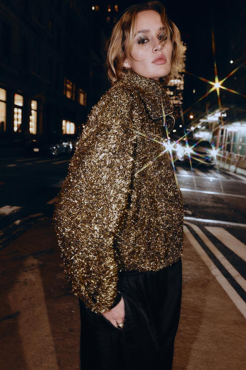 ZARA БОМБЕР С МЕТАЛЛИЗИРОВАННОЙ НИТЬЮ, ЧЕРНЫЙ/ЗОЛОТОЙ